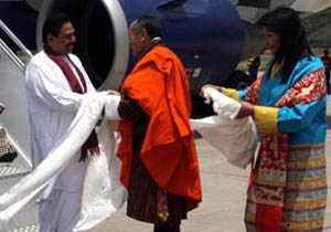 Lankan President hands over SAARC leadership to Bhutan